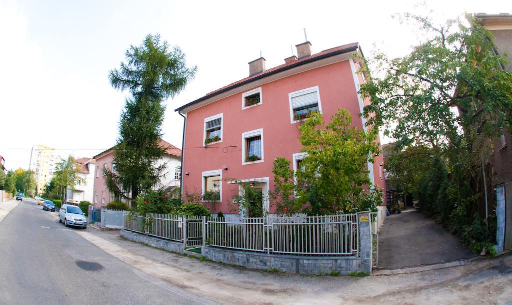 Guest House Pikapolonca マリボル エクステリア 写真