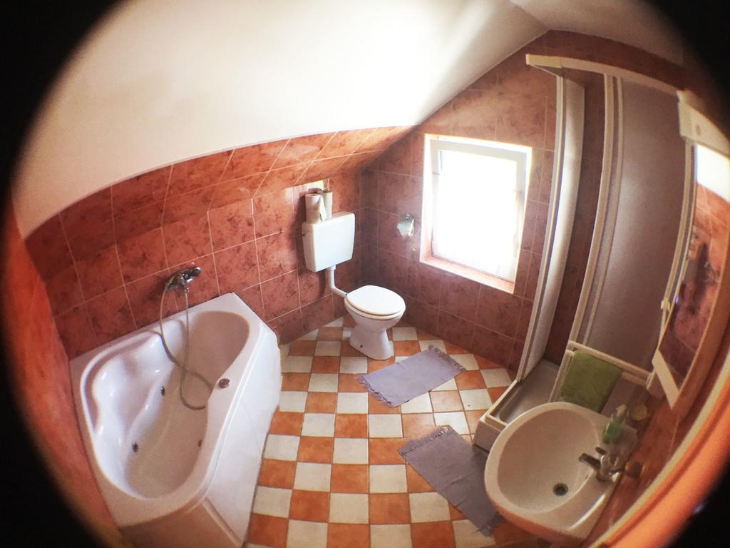 Guest House Pikapolonca マリボル エクステリア 写真